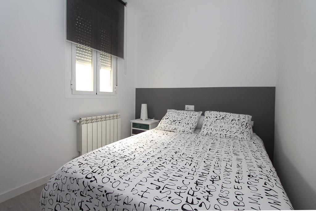 Apartamentos Dali Madrid Phòng bức ảnh